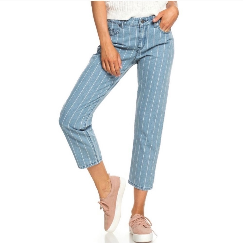Roxy Relaxed Pinstripe Cropped Capri Jeans Size 25 Light Wash - Picture 3 of 9